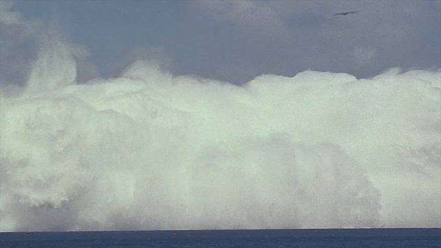 -150 METER UNCUT FOOTAGE OF UNDERWATER ATOMIC BLAST 1958 смотреть онлайн
