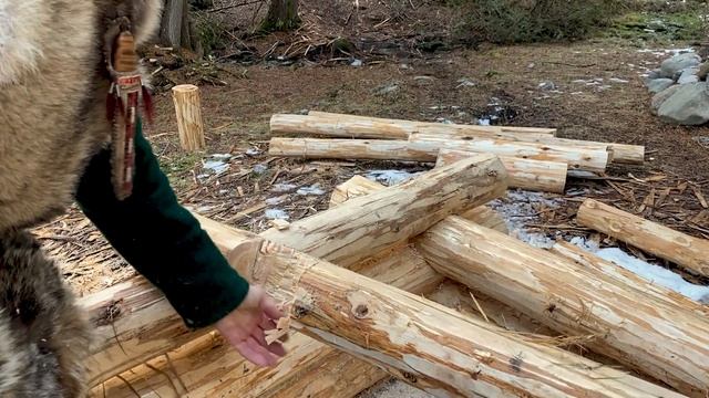 Raising and Notching the Logs | LOG CABIN BUILD | PIONEER LIFE CIRCA 1700's смотреть онлайн