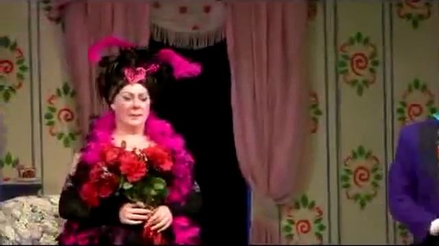 За двумя зайцами (Театр им. Вахтангова).flv смотреть онлайн