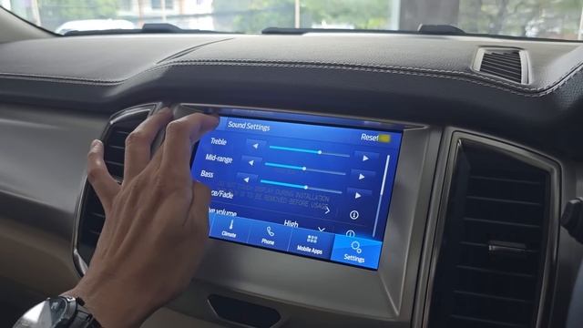 In Depth Tour Ford Everest Trend [UA] Facelift - Indonesia смотреть онлайн