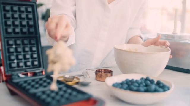 Deliciously Ella Blueberry Waffles | Vegan and Gluten Free смотреть онлайн