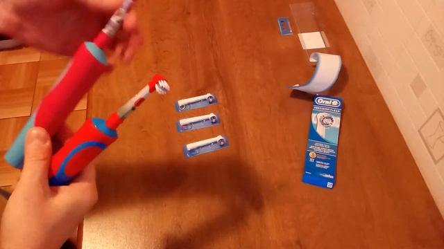 ОНЛАЙН ТРЕЙД.РУ Насадка для электрической зубной щетки Oral-B EB20 Precision Clean, 2+1 шт. смотреть онлайн