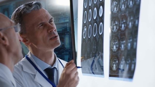 Женщина родила двойняшек с разницей почти в две недели! Как такое возможно? смотреть онлайн