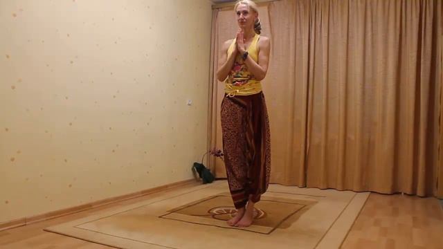 Сурья Намаскар с Людмилой Толстовой- 8 кругов смотреть онлайн
