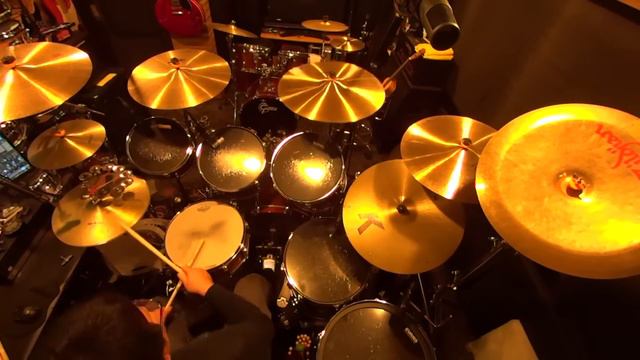 B`z いつかのメリークリスマス オヤジの ドラムカバー смотреть онлайн