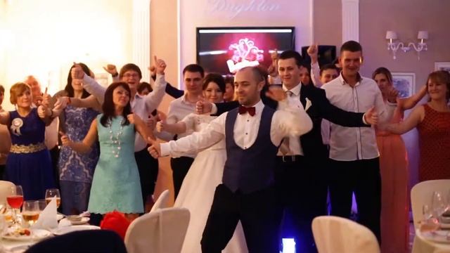 ВЕДУЩИЙ РОМАН ШАРМАН. ФЛЕШМОБ НА СВАДЬБЕ. смотреть онлайн