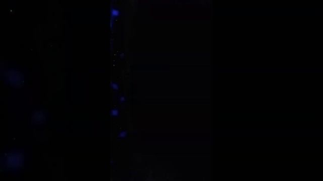 Интерактивный лазерный музыкальный трехцветный RGB проектор для дома и улицы с Bluetooth колонкой смотреть онлайн