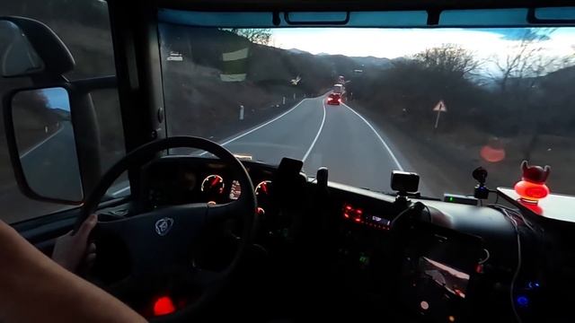 SCANIA на пределе в горах АРМЕНИИ с максимальной загрузкой смотреть онлайн