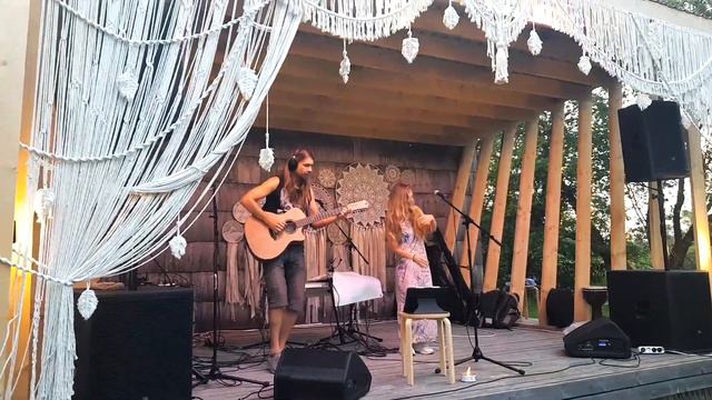 MERAPI - Улыбаться (live) смотреть онлайн