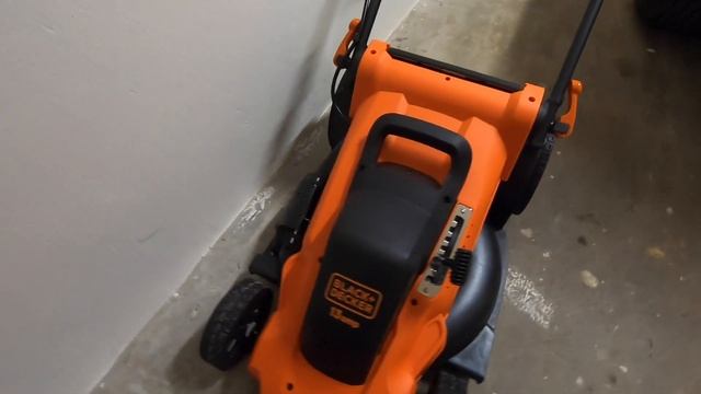Black and Decker MM2000 Corded Electic Lawn Mower смотреть онлайн