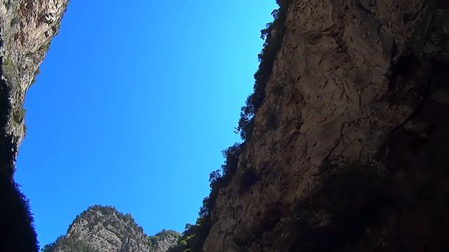 -120 Чегемские водопады начало 30.08.2105. 1 смотреть онлайн