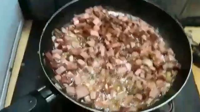УЖИН ХОЛОСТЯКА! ГОТОВЛЮ НА РАБОТЕ! смотреть онлайн