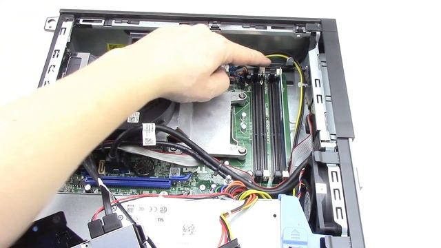 How to add RAM on DELL OptiPlex 7010 Slim Desktop смотреть онлайн