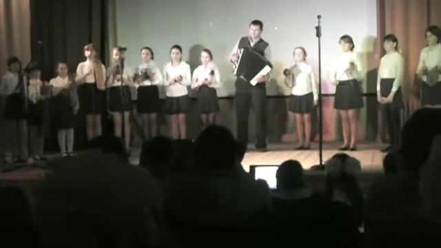 СВИРИДОВ ТРОЙКА ИСПОЛНЯЕТ ДЕТСКИЙ ШУМОВОЙ ОРКЕСТР смотреть онлайн