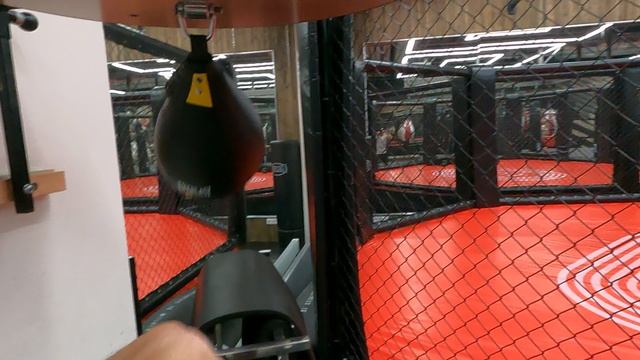 Пневматическая Груша / Бокс от Первого Лица