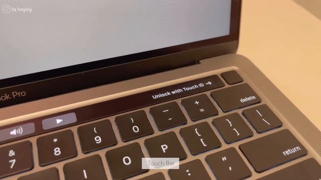 VLOG. | Life In HK | Macbook Pro 2020 Unboxing / Workout / Vegan Cafe / New Earrings / A Work Day