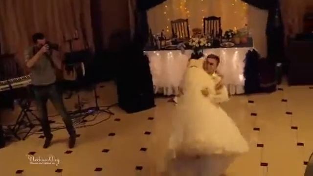 Красивый танец молодожён смотреть онлайн