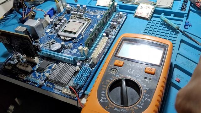 placa mãe gigabyte ga-h61m-ds2 gira e para defeito resolvido 100% смотреть онлайн