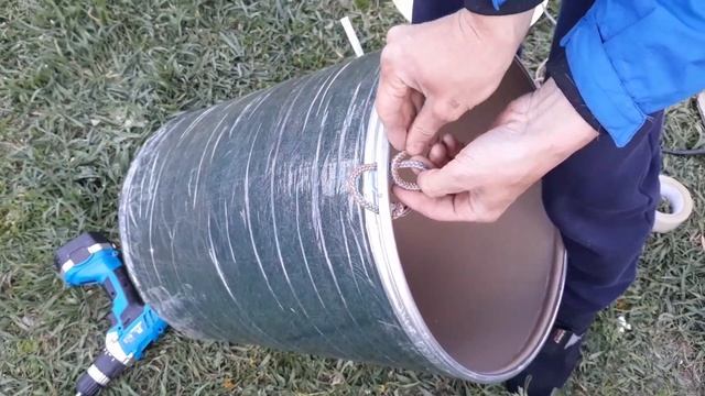 КАК СДЕЛАТЬ ЛОВУШКУ ДЛЯ РОЯ ИЗ КАРТОННОЙ БОЧКИ! смотреть онлайн