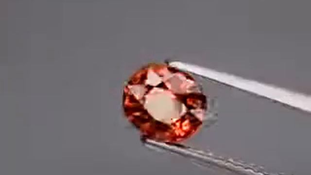 Натуральный циркон .Танзания .2.20 Ct смотреть онлайн