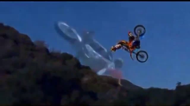 Трюки и покатушки на самокатах и питбайках