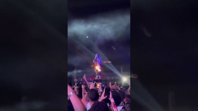 Переборщил со спецэффектами 😂