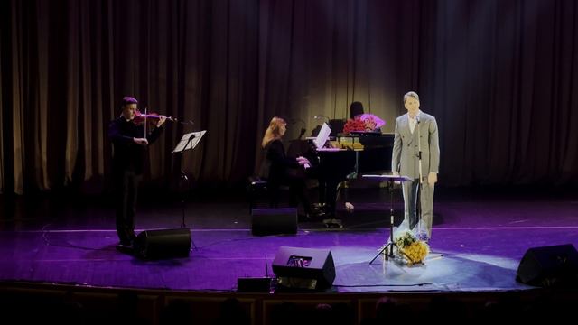 Песня Ивана (из оперетты "Сын клоуна"), Исаак Дунаевский. Иван Ожогин