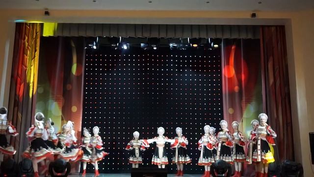 100369, Хореография, Народый танец, Девичий перепляс смотреть онлайн