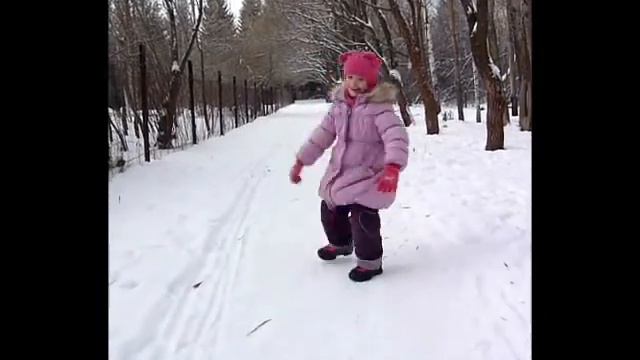 12 декабря 2014 года с Катей на прогулке в Ботаническом саду смотреть онлайн