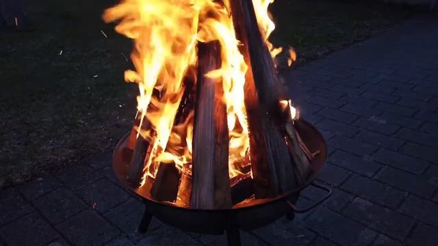 Звук вечернего огня. / Шум костра. / Звуки огня для снятия стресса, расслабления. смотреть онлайн