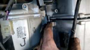 как почистить печку на Тойоте Карина АТ 170.