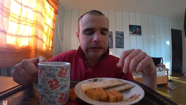 МУКБАН КОНФЕТЫ "КОРОВКА" и ХЛЕБЦЫ/ ОБЖОР Еда на камеру/ ДЕСЕРТ/ MUKBANG смотреть онлайн