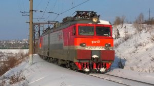 ВЛ11М-185/190 с грузовым поездом и приветливой бригадой