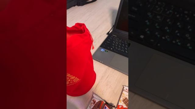 Киндер марс сникерс чупа чупс как собрать подарок на новыц год асмр смотреть онлайн