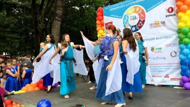 Слинг поможет быть красивой мамой! Будьте красивыми! смотреть онлайн