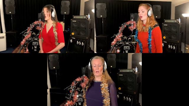 Away in a Manger - J. R. Murray Arr. B. Dewgatere Vocals - Agostina Pombo, Laura and Fiona Paterson смотреть онлайн