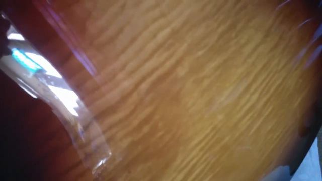 Outer layer laminate wood is one piece explaination on sweet Gibson ES-137 смотреть онлайн