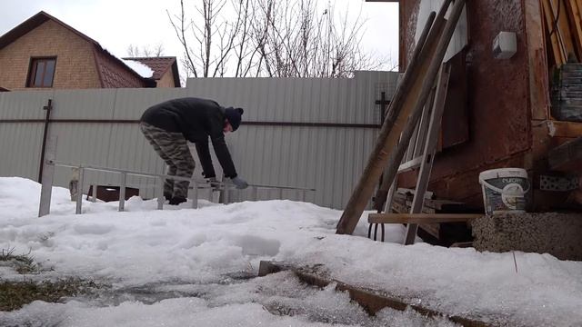 Строю каркасный дачный дом 6 x 9 на заброшенном участке // Монтаж контробрешетки // Морозное пучени смотреть онлайн