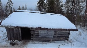 Рыбалка с ночёвкой в лесной избе. Часть первая..mp4