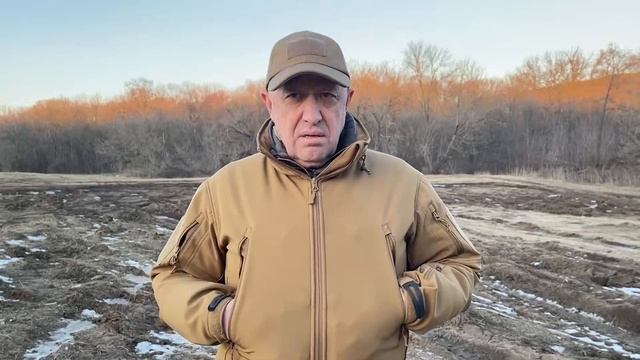 Пригожин жестко ответил критикам депутатам-генералам. смотреть онлайн