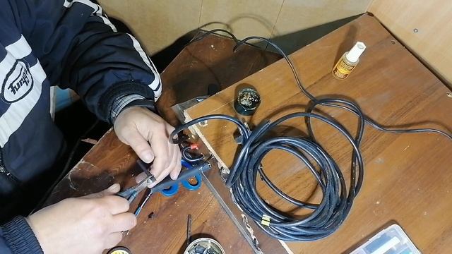 Отопление из греющего саморегулируемого кабеля (часть 2 ) смотреть онлайн