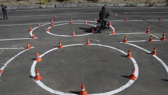 Мото экзамен,восьмёрка.