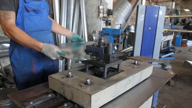 Изготовление детали оцинкованного воздуховода - Вентека смотреть онлайн