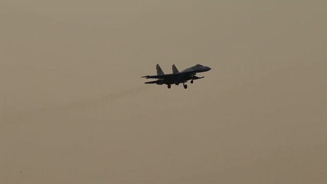 Заход на посадку Су-27П смотреть онлайн