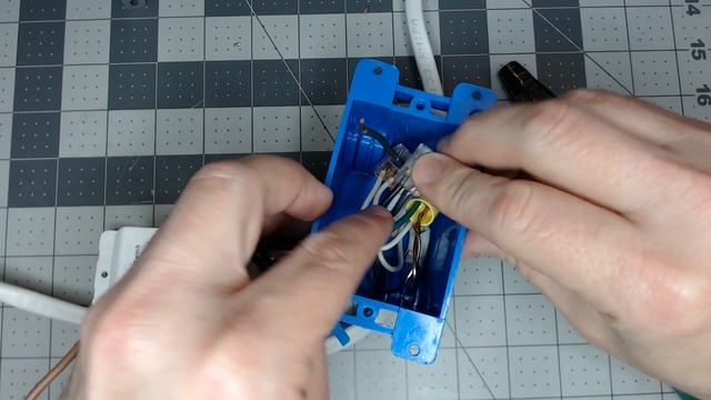 How to install a Dimmer and Integrate into Home Assistant | DIY Smart Home - Ep#4 смотреть онлайн