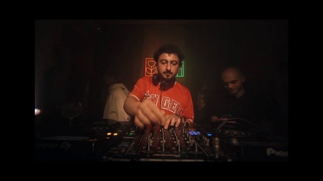 Groovy Dance Mix : Mardaker | Peephole in Yerevan смотреть онлайн