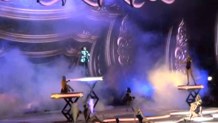 Филипп Киркоров "Три счастливых дня". Москва 26.04.2017. №8 смотреть онлайн