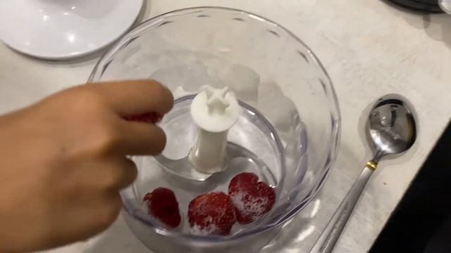 Маша готовит мороженное! смотреть онлайн