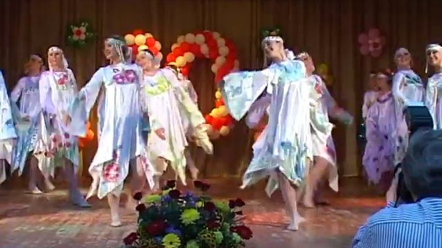 Народный ансамбль танца "Милениум" - "Веснянка" смотреть онлайн