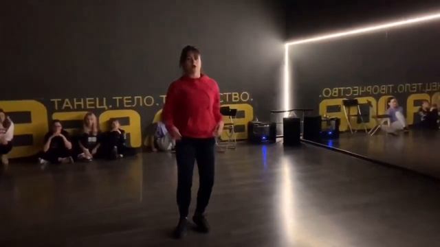 Хип-хоп с Екатериной Иванниковой. Hip-hop. Девушка классно танцует хип-хоп. смотреть онлайн